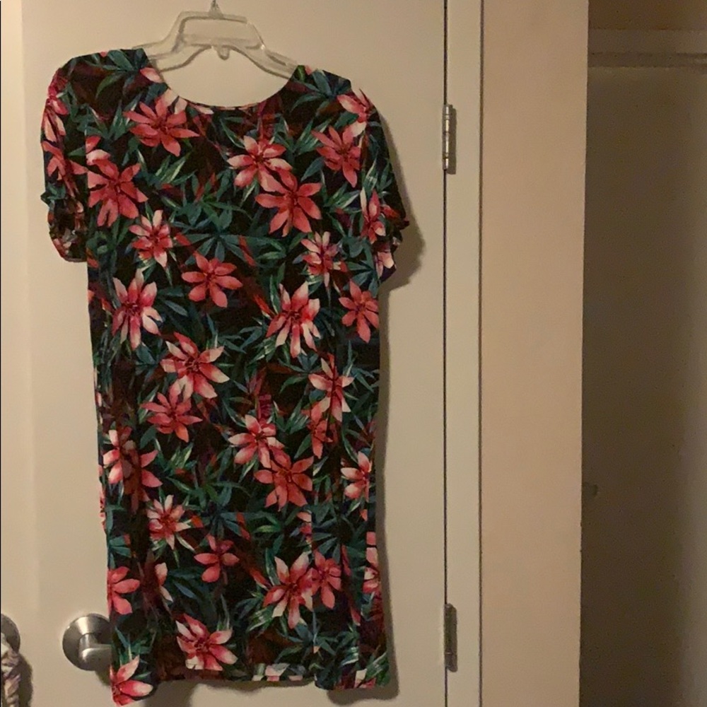 Short sleeve Forever 21 floral dress